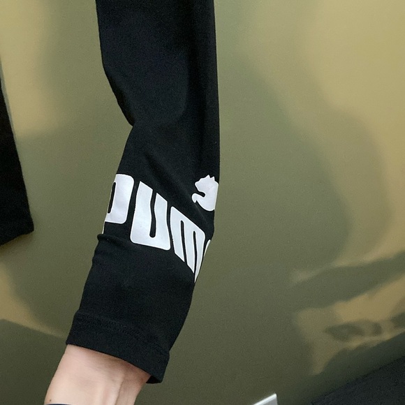 Puma Black Leggings With Puma Logo On Leg. - Picture 3 of 9